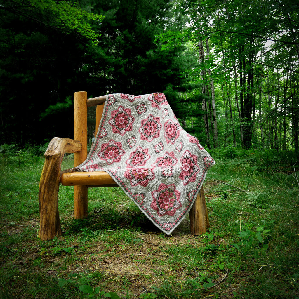 Persian Tiles Throw (Mary Maxim Mellowspun DK)