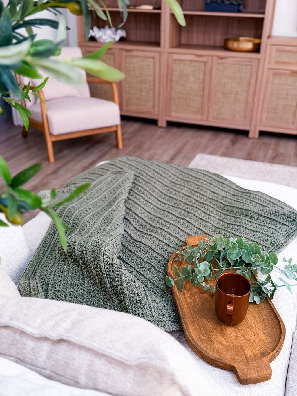 Petal Loop Stitch Textured Blanket
